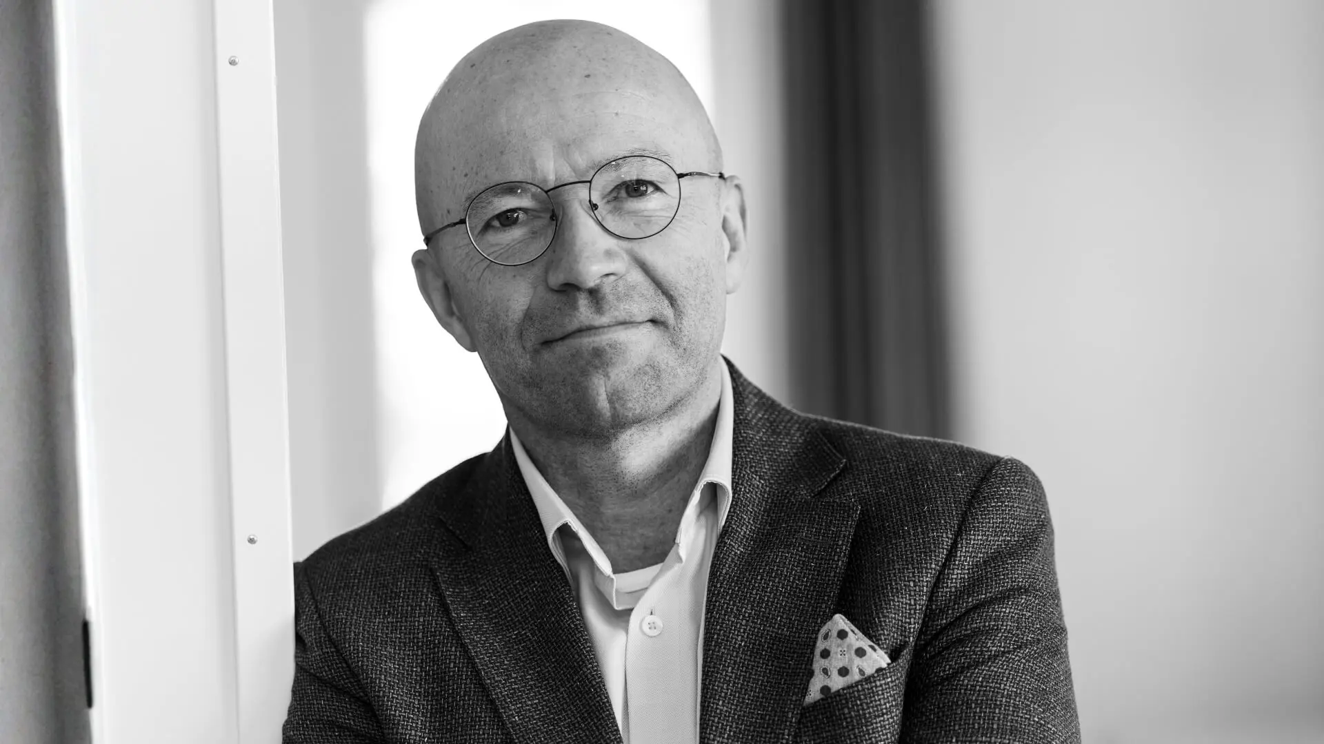 Jacob Birkler - Ekspert i sundhedsetik, der med sine foredrag om omsorg, værdighed og de etiske dilemmaer i sundhedssektoren, oplyser og engagerer sit publikum.