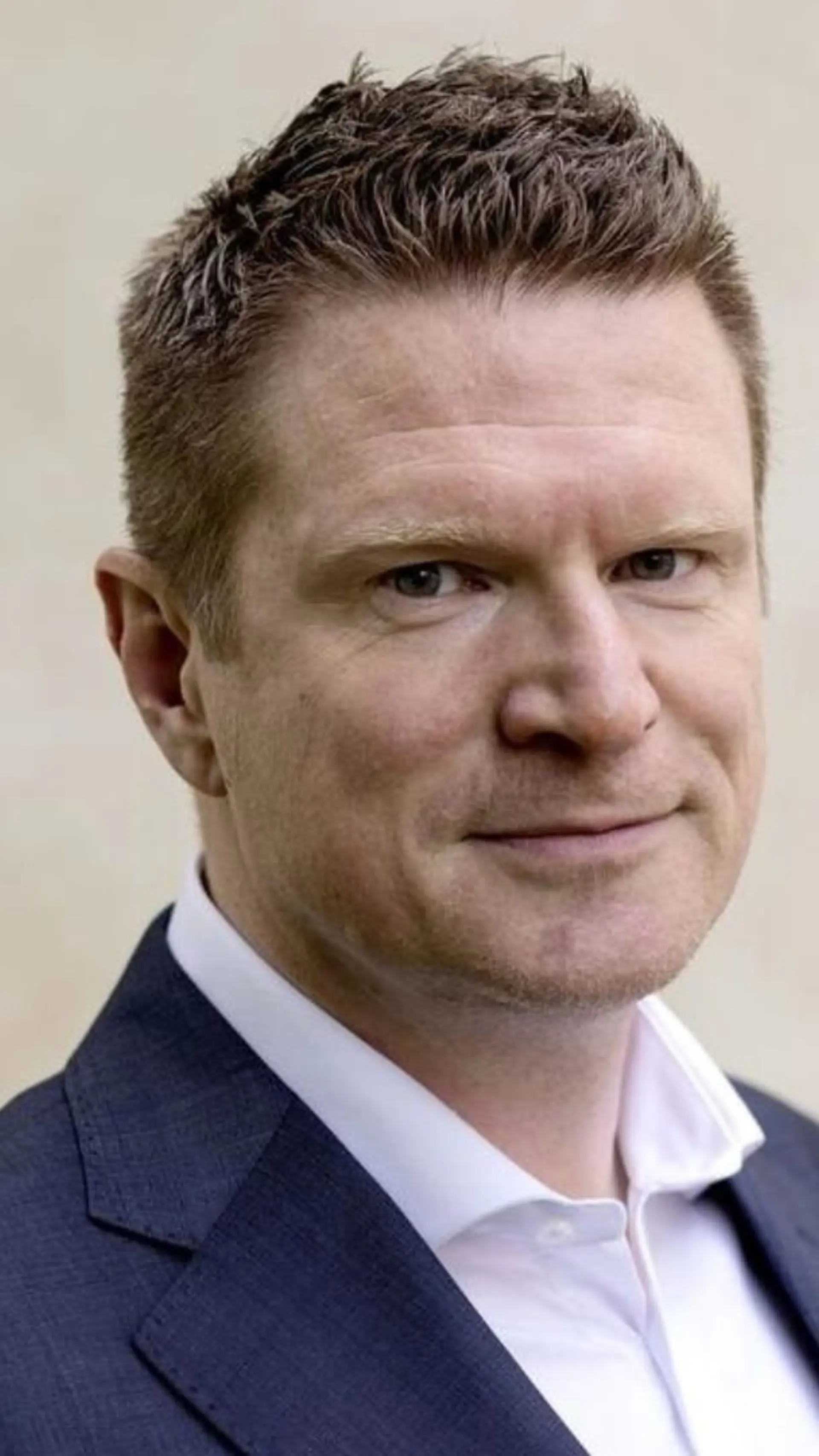 Nikolaj Sommer - <p data-start="450" data-end="554">Journalist, forfatter og chefredaktør med dyb indsigt i medier, politik og kommunikation.</p>
