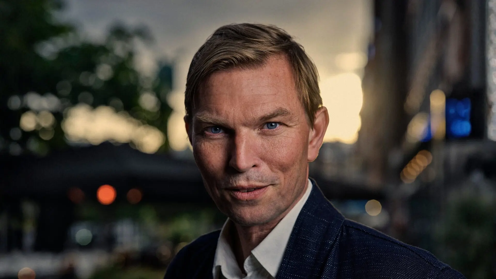 Christoffer Emil Bruun - <p>Forfatter, radiovært og historiker, der formidler Europas idéhistorie, litteratur, tro og menneskets psykologi.</p>