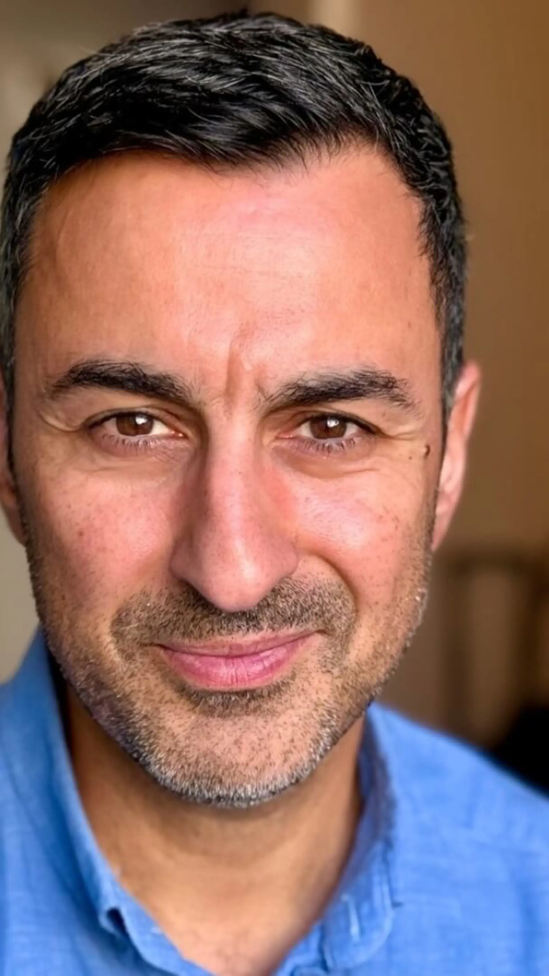 Erkan Özden - <p>Erkan Özden er journalist, moderator, foredragsholder og forfatter.</p>