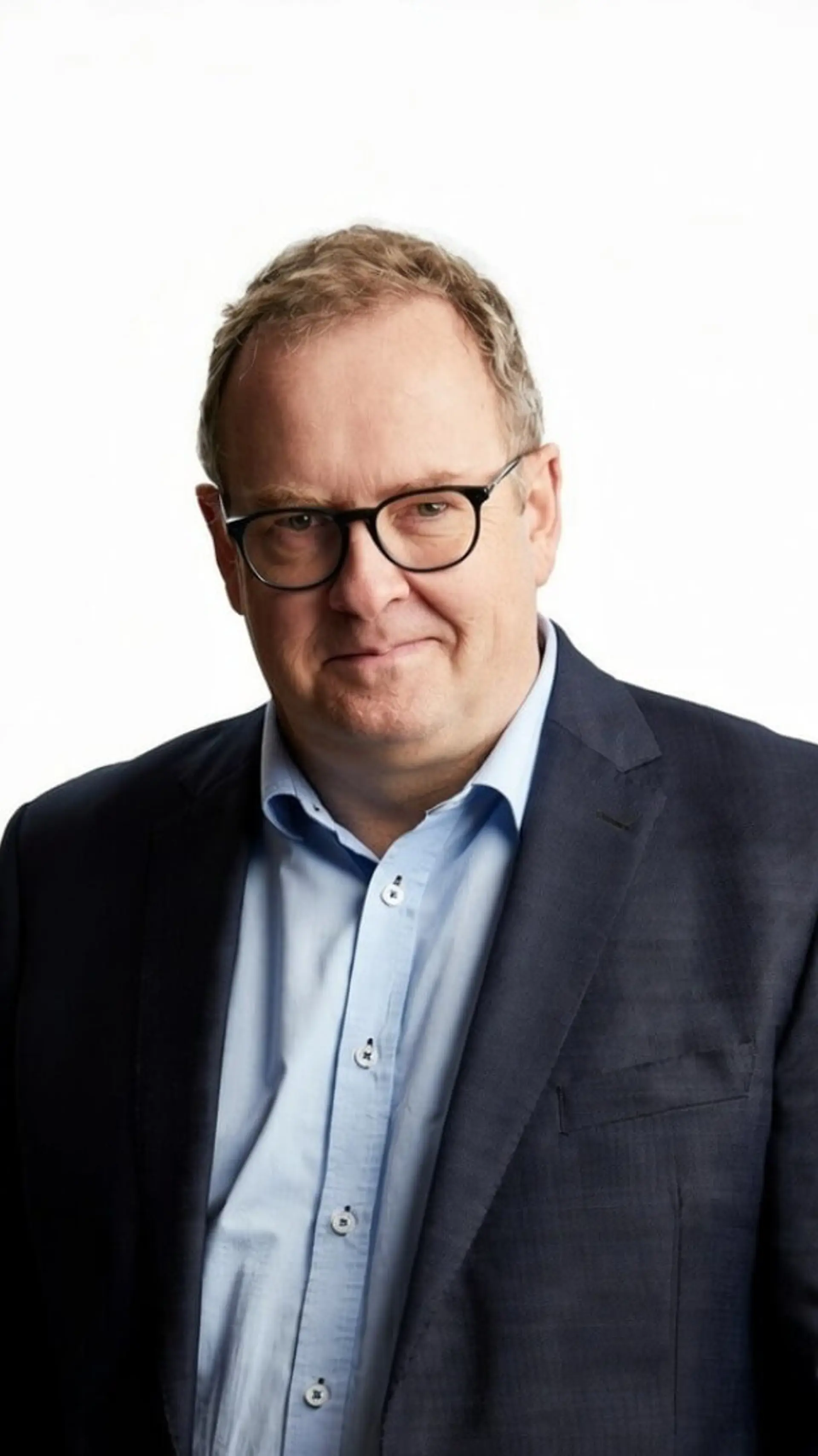 Jesper Bove-Nielsen - <p>AI-strateg, forfatter og erfaren leder af digital transformation giver ledere klar retning i AI, digital suverænitet og strategisk brug af egne data.</p>