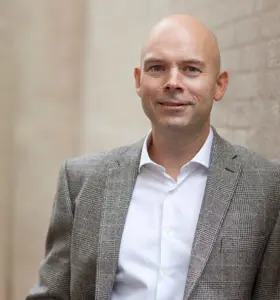 Jakob Clod Asmund - Major, militæranalytiker og forfatter med speciale i rummet som strategisk domæne og dets voksende betydning for sikkerhed og moderne krigsførelse.&nbsp;