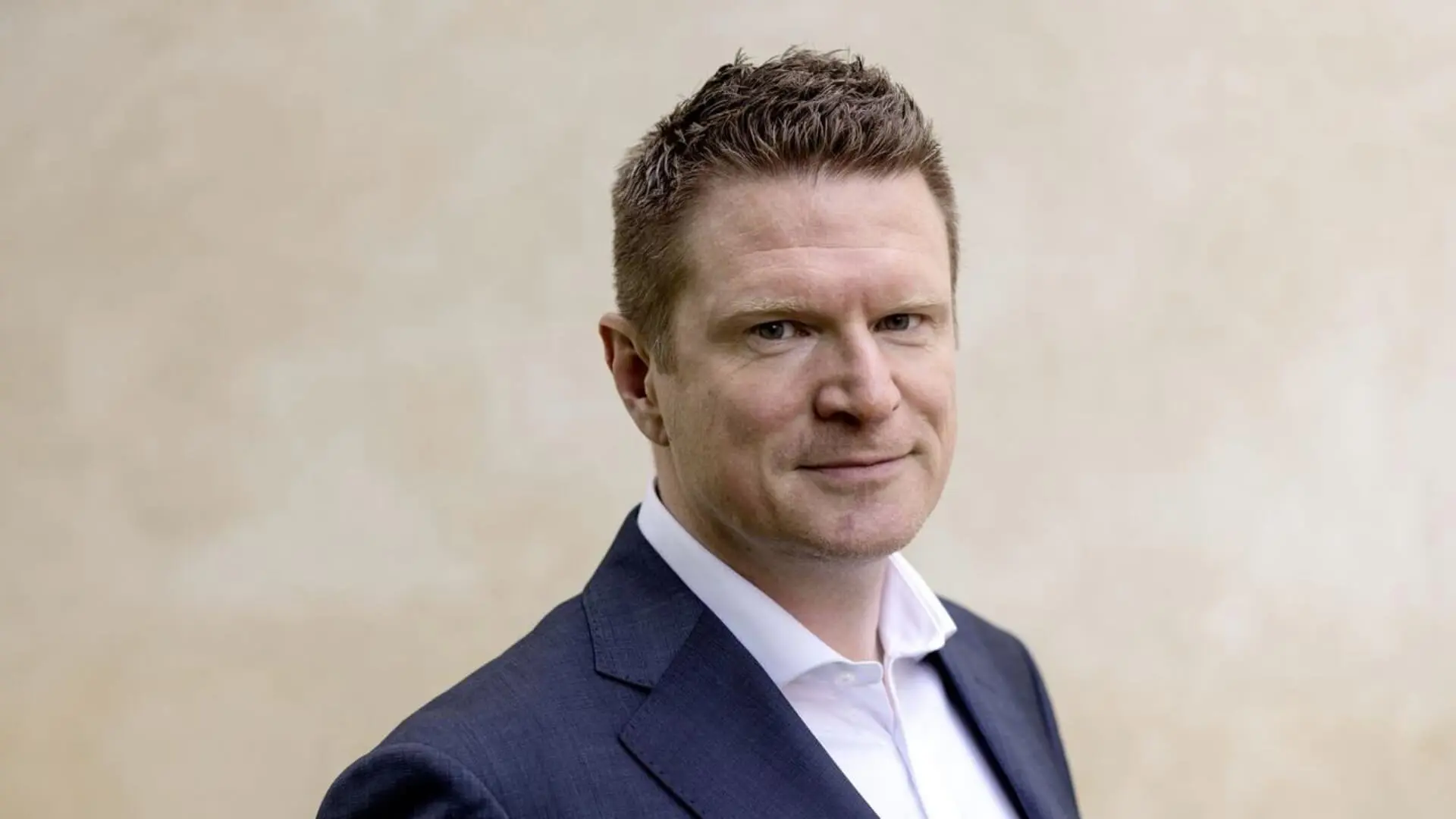 Nikolaj Sommer - <p data-start="450" data-end="554">Journalist, forfatter og chefredaktør med dyb indsigt i medier, politik og kommunikation.</p>