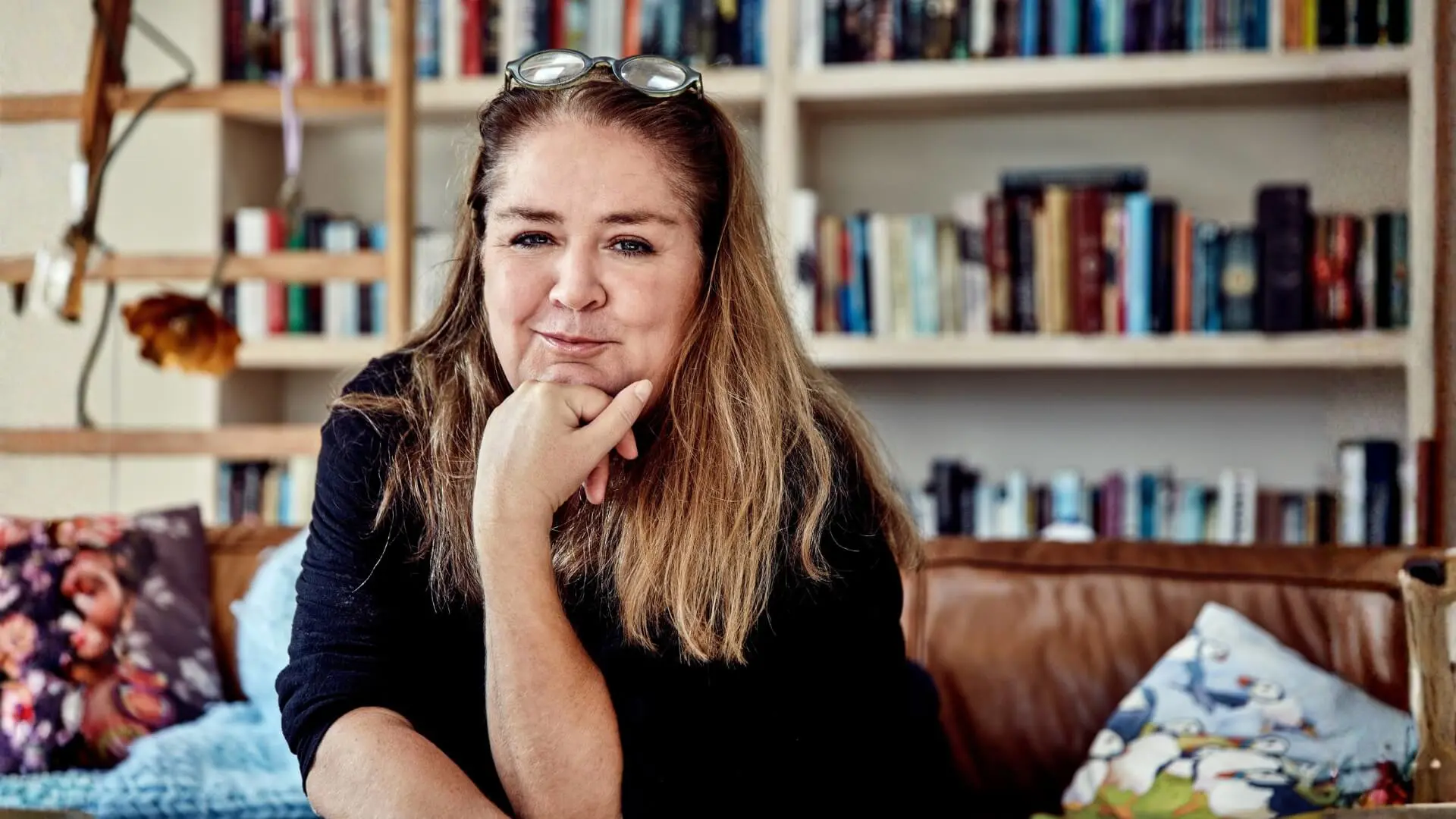 Lone Theils - <p>Dansk forfatter, journalist og tidligere korrespondent for Politiken og Berlingske Tidende i London.<span>&nbsp;</span></p>