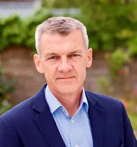 Peter Bartram