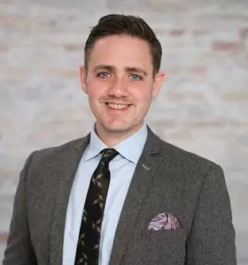 Christian Egander Skov - Historiker, forfatter og samfundsdebattør med skarpe analyser af folkelighed, demokrati, kultur og samtidens idékampe.