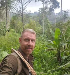 Jesper Hede - Ejer af og instruktør hos Bushcraft Danmark, friluftsvejleder og underviser, samt konsulent for diverse TV produktioner.
